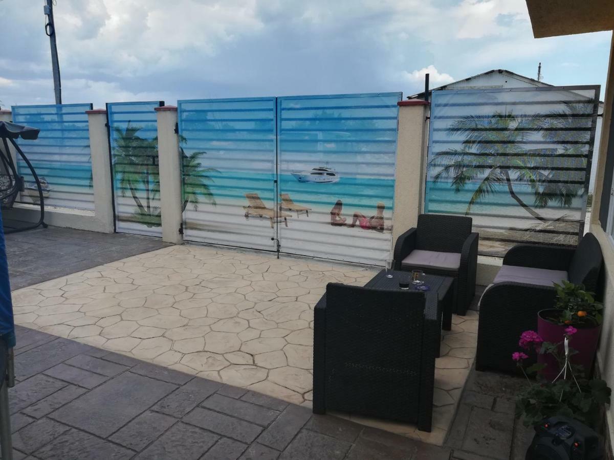 Готель Casa Gogu Неводарі Екстер'єр фото